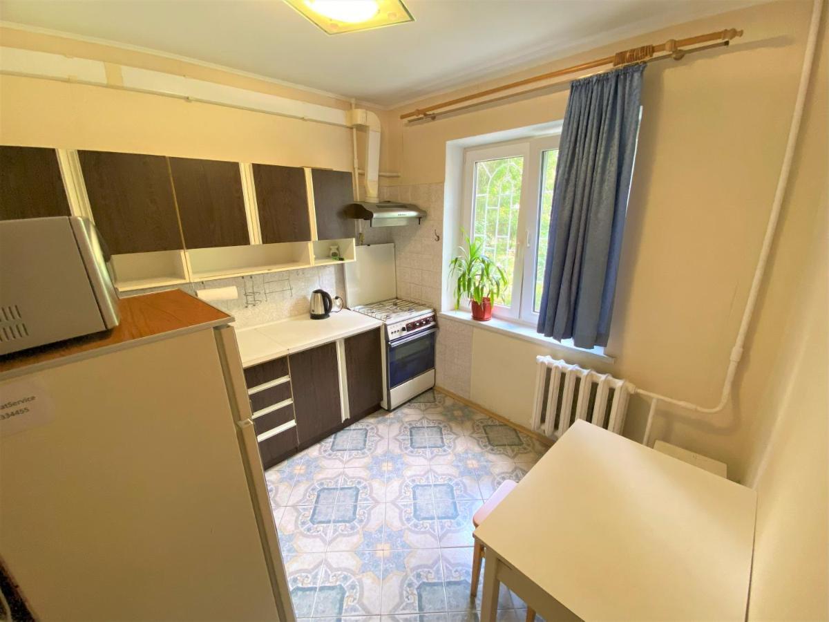просторі поруч з метро лівобережна Apartment Kyiv
