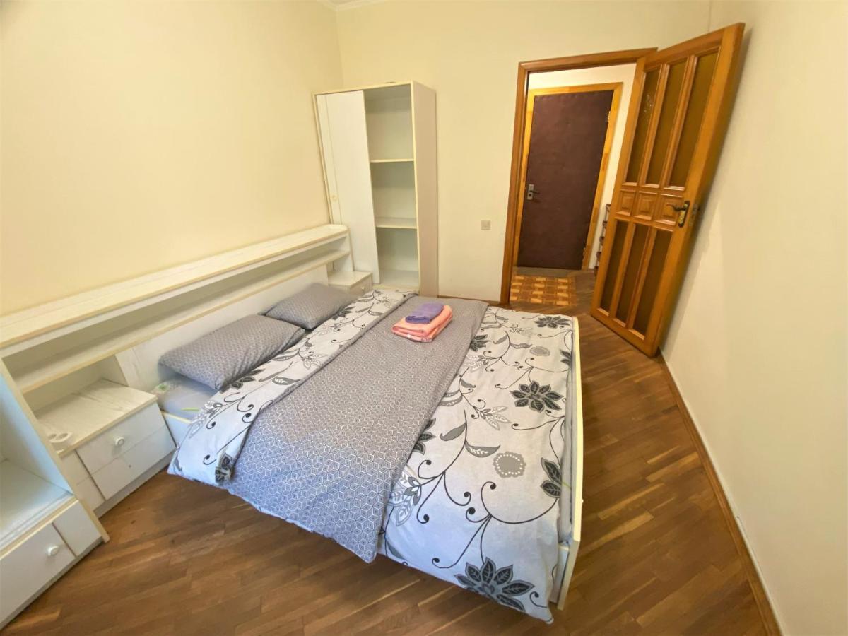 Apartment просторі поруч з метро лівобережна