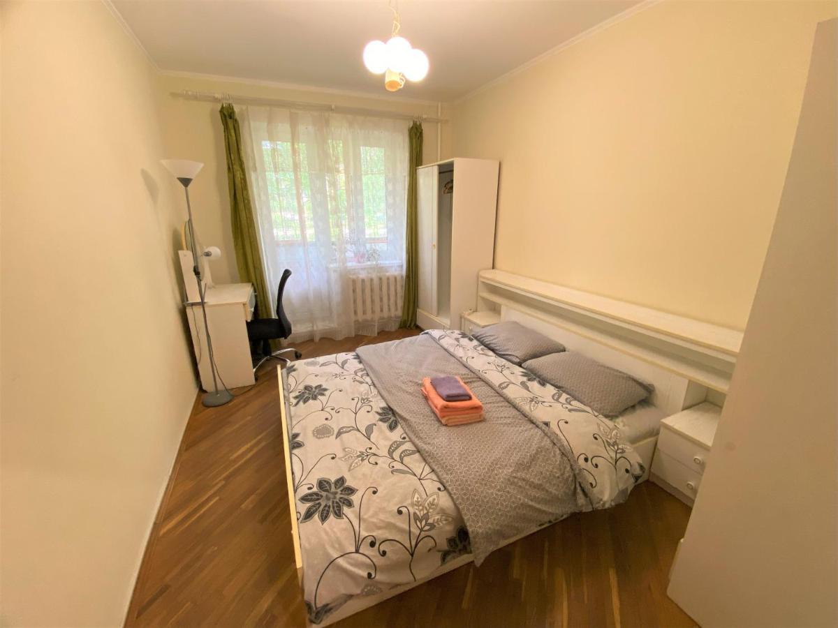 Apartment просторі поруч з метро лівобережна